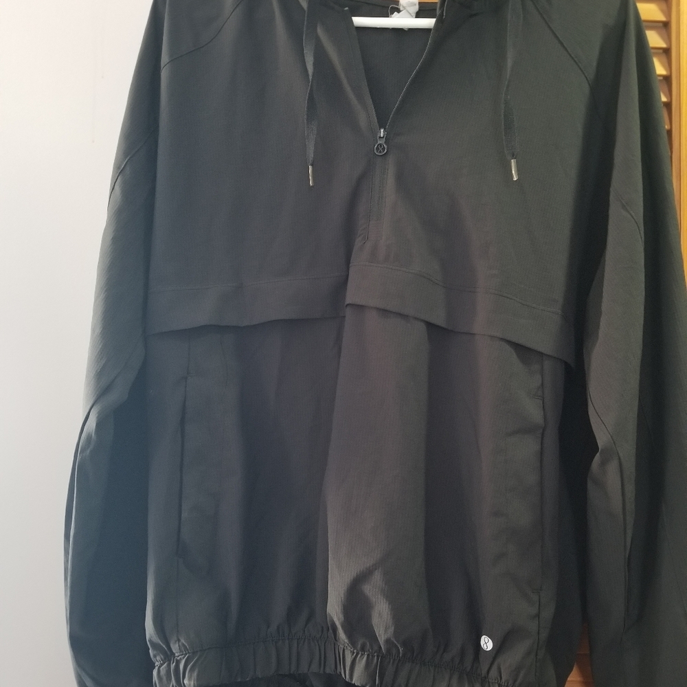 Half zip wind breaker